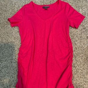 A Pea in the Pod Bright Pink V-Neck Tee